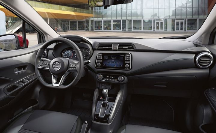 Tam Yeni Nissan Sunny artıq Azərbaycanda - FOTOLAR